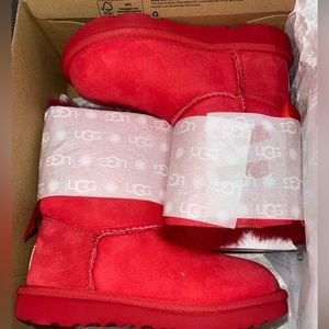 RED UGG BAILEY BOW